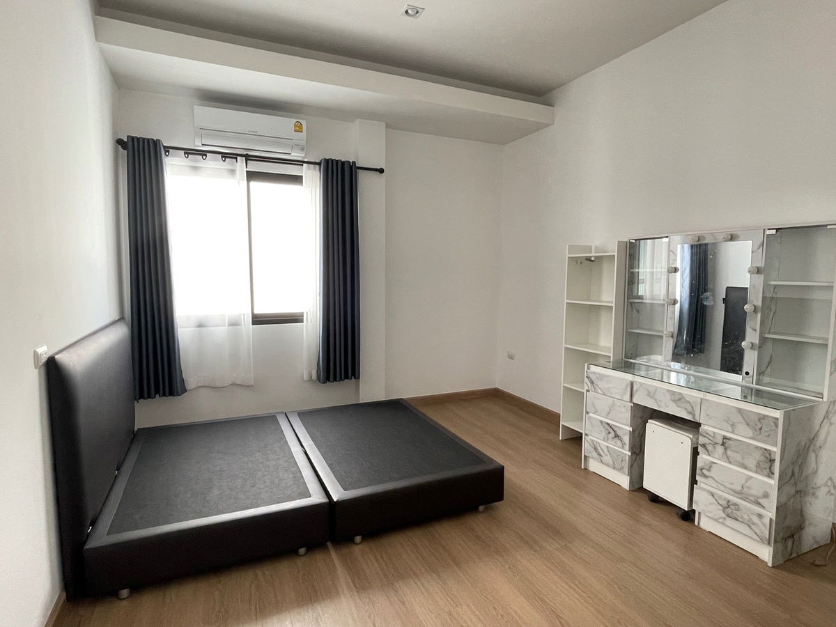 picture Detached House for Sale – Below Cost Price! 3bathrooms 3bedrooms - 5/8