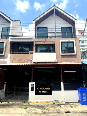 เช่าทาวน์โฮม ถนนติวานนท์ : #ให้เช่าทาวน์โฮม 3 ชั้น  3 ห้องนอน / 3 ห้องน้ำ  รีโนเวทใหม่ พื้นที่ใช้สอยเยอะ ตกแต่งสไตล์มินิมอล ใจกลางเมืองทองธานี