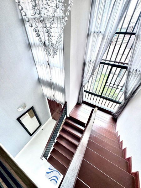 picture For Sale The Complete Sriracha - 10/21