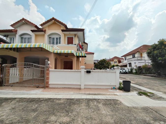 ให้เช่าบ้าน หลังมุม หมู่บ้าน สุขสันต์ 11 เพชรเกษม บางแค จอดรถได้หลายคัน ใกล้ เดอะมอลล์บางแค , MRT