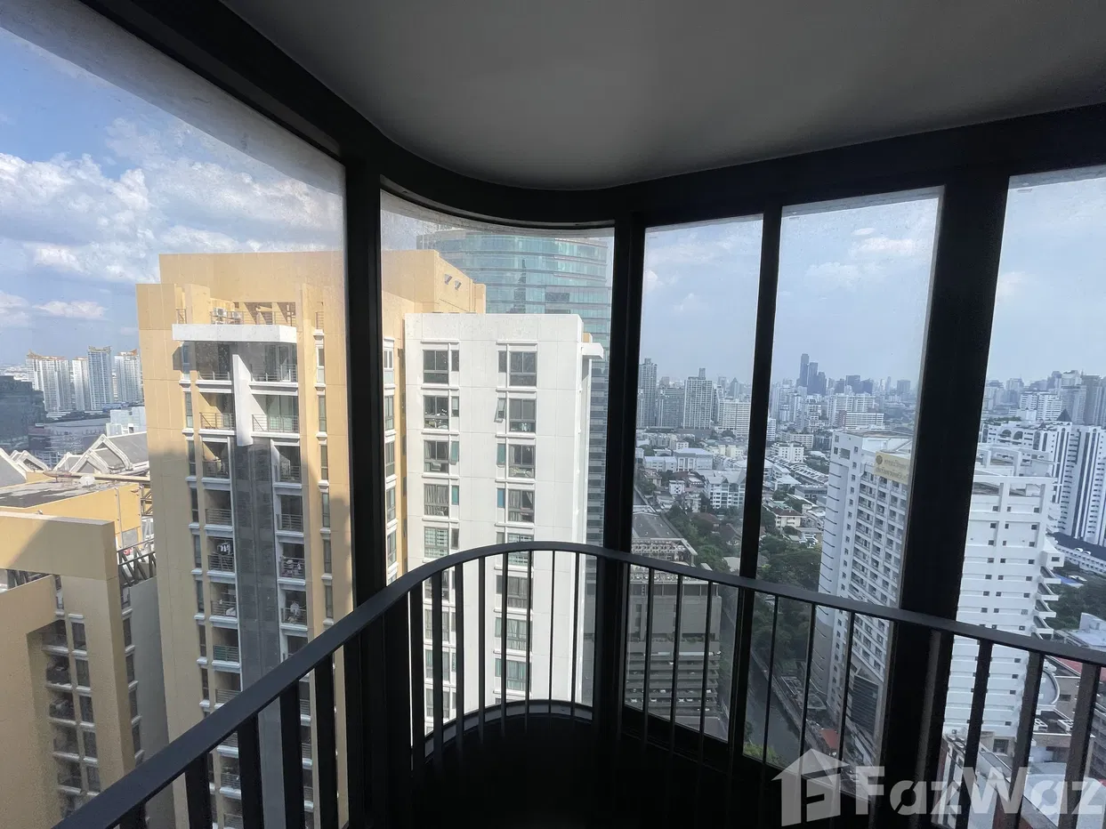 picture Lovely corner condo! 1961542 - 1/27