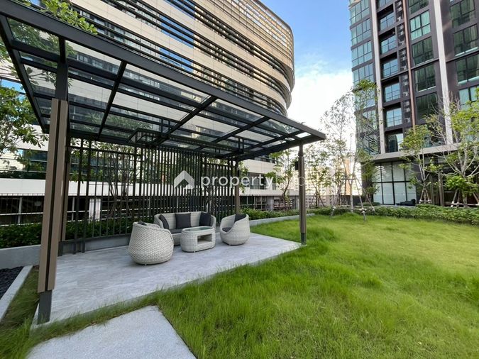 Nue District R9 Rama 9