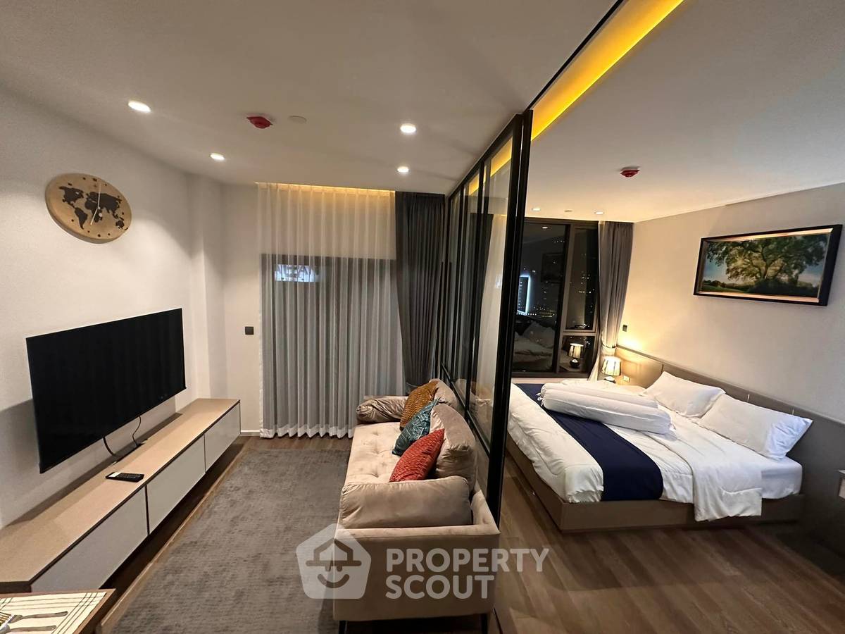 picture 1-BR Condo at Muniq Sukhumvit 23 near MRT Sukhumvit (ID 1942113) - 1/8