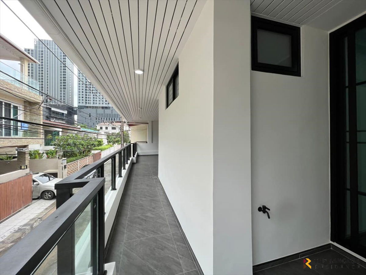 picture Townhouse in Sukhumvit 26 ðĄ In the heart of Sukhumvit, close to BTS Phrom Phong / EmQuartier / Emporium ðŦ - 10/11