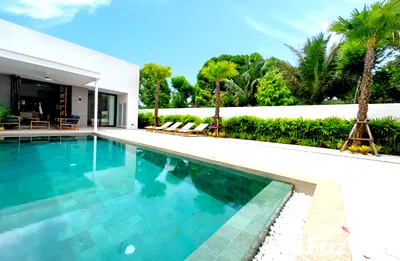 Houses for sale Phuket : 3 Bedroom Villa for sale in Si Sunthon, Phuket  5861065