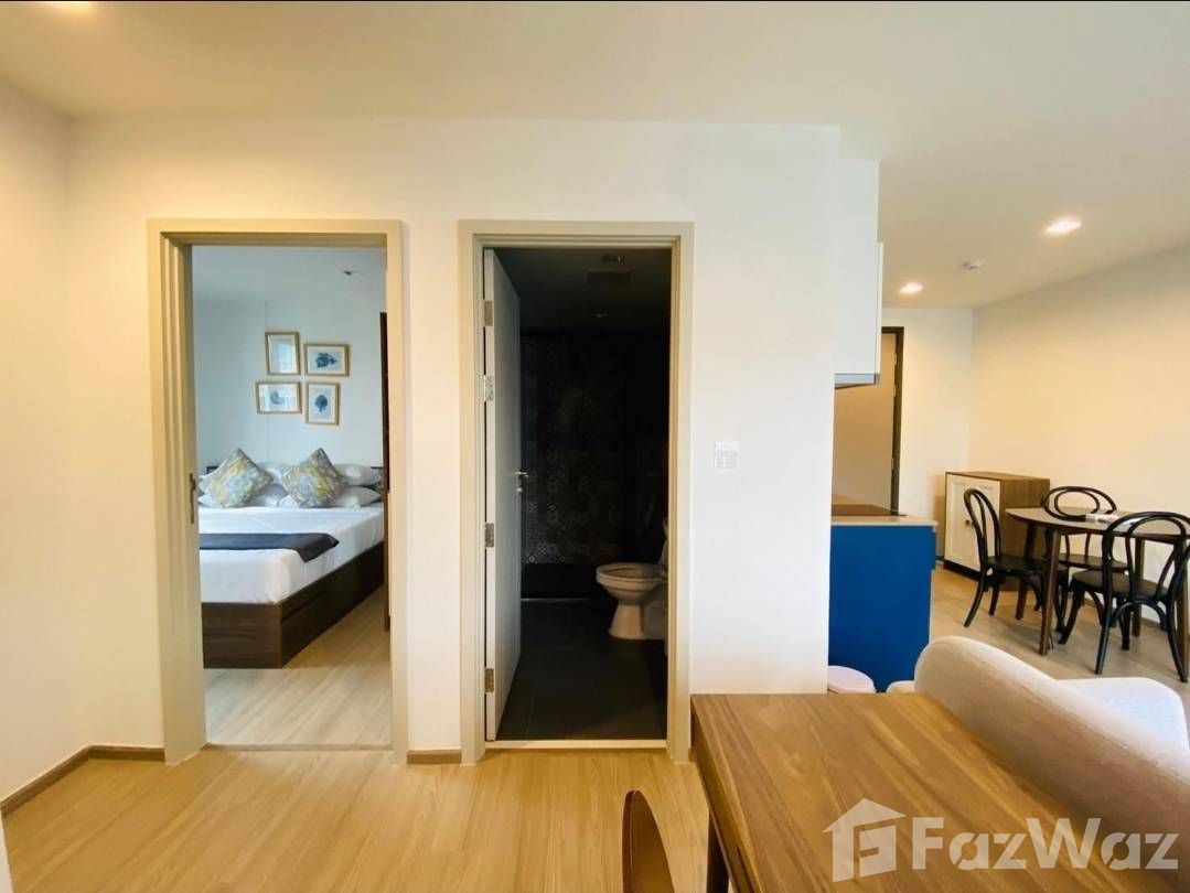 picture a low-rise condominium in Phuket towns heart. 5746005 - 4/15