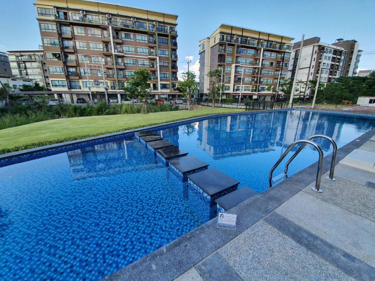 picture ðð§ĄStudio 7500 baht, Madrid Building, 6th floor, north side, cool all day, fully furnished, has washing machine, very good value - 15/16