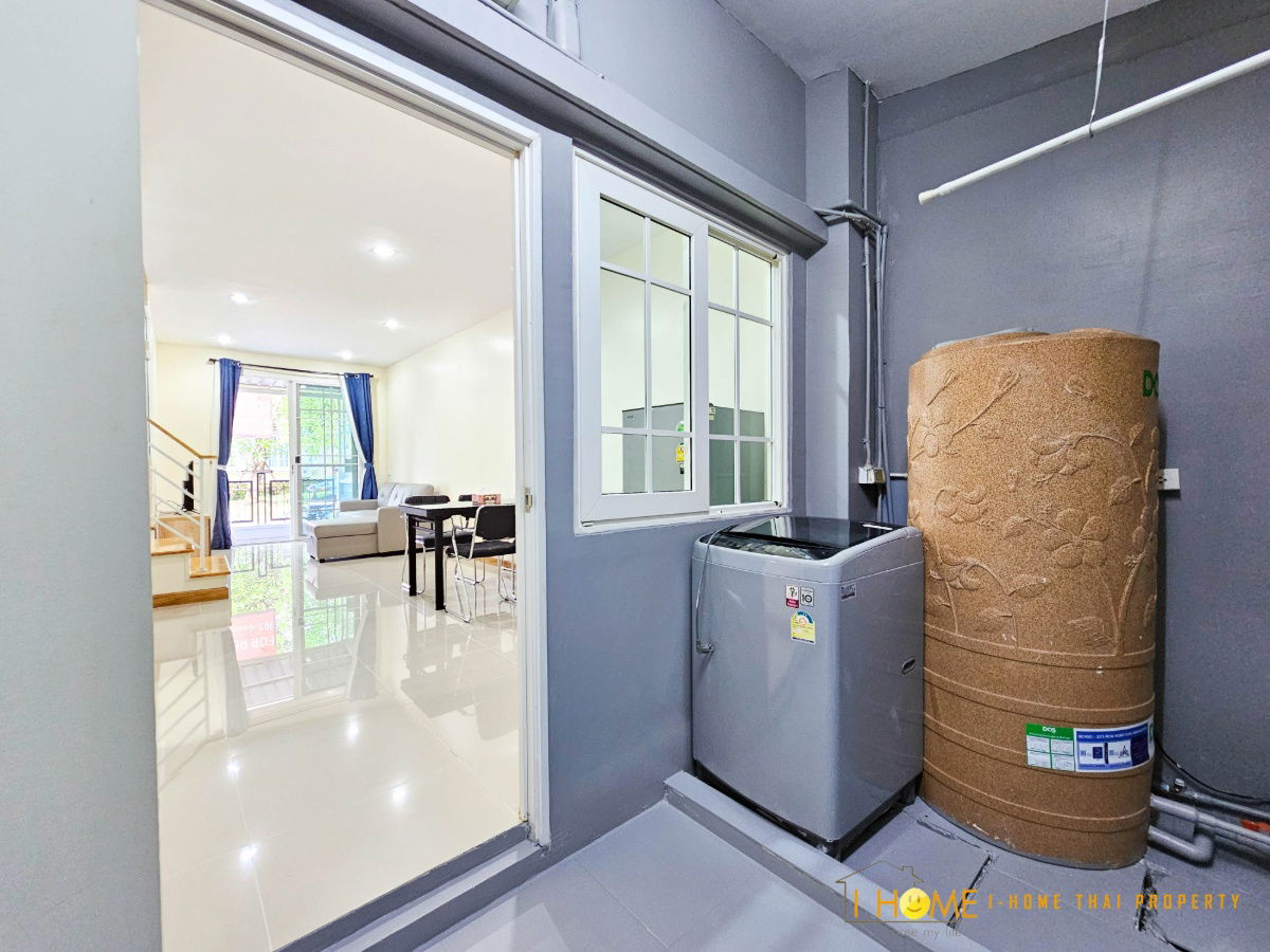 picture A townhome for rent with 4 bedrooms, 2 toilets and 1 kitchen. - 9/21