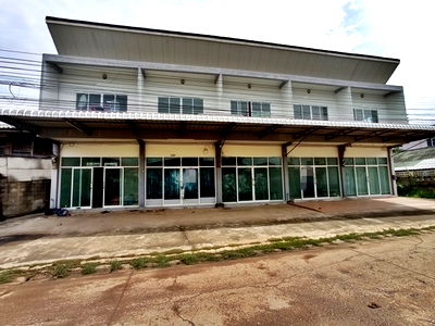 Shophouses for sale Phraya Phakdi Chumphon Monument : FOR SALE  COMMERCIAL BUILDING PROPERTY  1083000 BAHT.