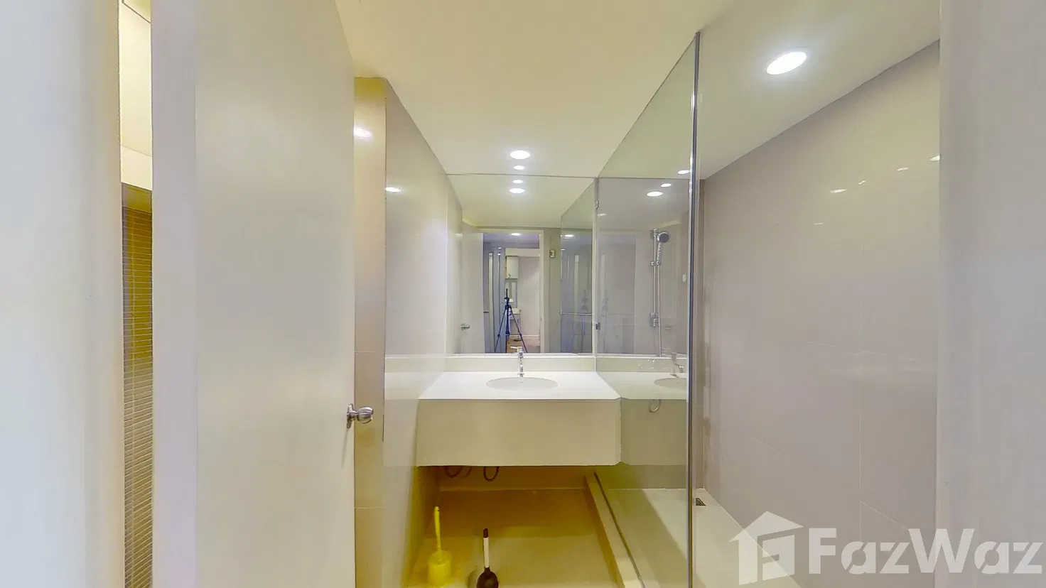 picture 2 Bedroom Condo for sale at The Trendy Condominium 38019 - 4/7