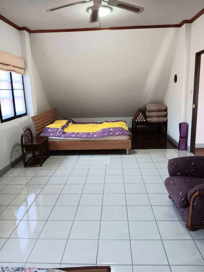 รูป บ้านเดี่ยว พร้อมอยู่ มีบ้าน 2 หลัง
บนเนื้อที่เกือบ 150 ตร.วา ใกล้แหล่งชุมชน เดินทางสะดวก บ้านฉาง ระยอง
- รูปที่ 9/10