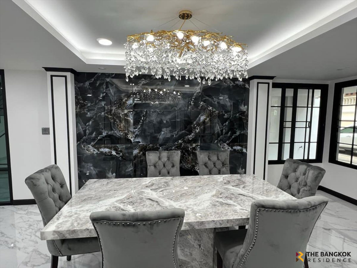 picture Townhouse in Sukhumvit 26 ðĄ In the heart of Sukhumvit, close to BTS Phrom Phong / EmQuartier / Emporium ðŦ - 4/11