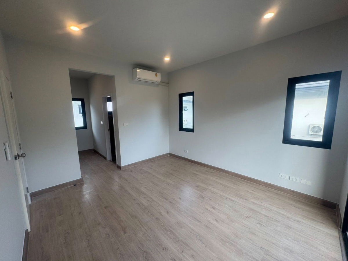 รูป ให้เช่า บ้านเดี่ยวดีไซน์โมเดิร์น “บริทาเนีย บางนา–สุวรรณภูมิ กม.26” โครงการคุณภาพจาก Britania (ในเครือ Origin Group) - รูปที่ 13/13