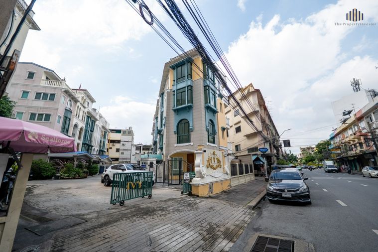 ขายทาวน์โฮม 6 ห้องนอน 163 ตร.ม. 25.7 ตร.ว. เขตป้อมปราบศัตรูพ่าย