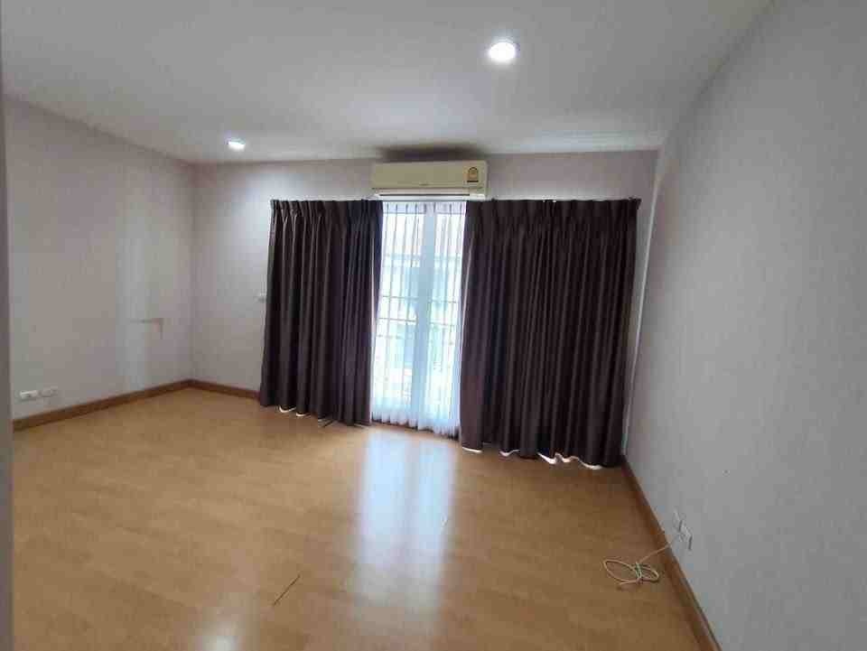 picture B1029 Townhouse for rent, Project: Baan Klang Muang, Soi Lat Phrao 87 - 5/8