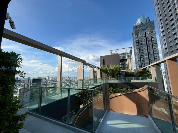 Nue District R9 Rama 9