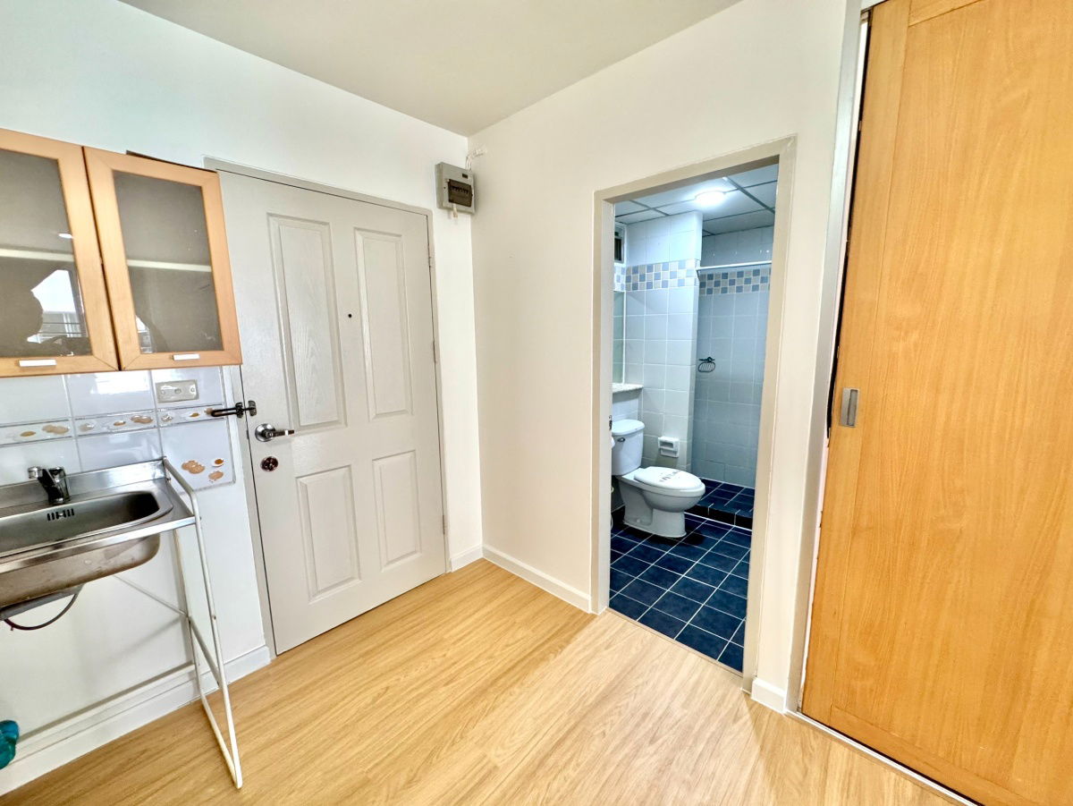 picture Below Market Price For SALE Parkland Bang Na Studio 38sqm 7Fl Bldg12 Fully Furnished Ready to Move Condo Near Central Bang Na - 8/13