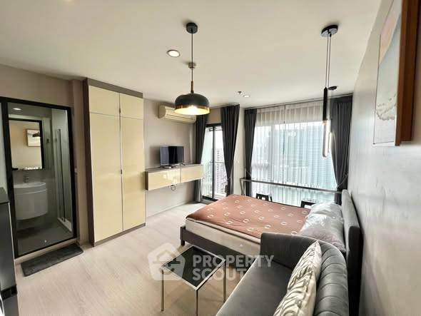 picture Studio Condo at Rhythm Asoke near MRT Phra Ram 9 (ID 2384314) - 2/4