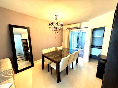 Townhouses for rent : Townplus X Village, Lat Phrao, 21 sq w, 3 floors, 3 bedrooms, 3 bathrooms, 29,000 baht