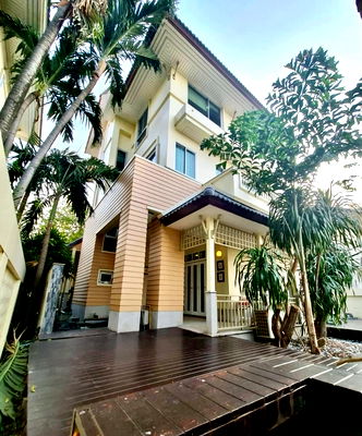 เช่าบ้านเดี่ยว เขตพระโขนง : ให้เช่าบ้านเดี่ยวหรู 3 ชั้น  หมู่บ้านพรไพลิน สุขุมวิท 101/1 | 4 นอน 4 น้ำ 2 จอด