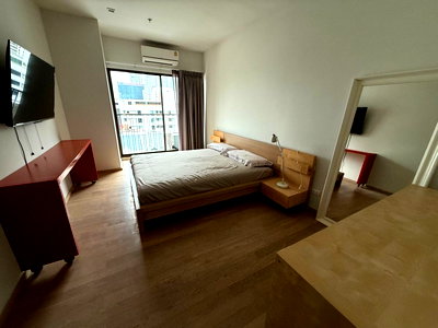 คอนโดให้เช่า : ให้ เช่าคอนโด 1 นอน โนเบิล รีไฟน์ สุขุมวิท 26 ใกล้ BTS พร้อมพงษ์  50 ตรม. ใกล้ห้างเอ็มโพเรียม ชั้น 7