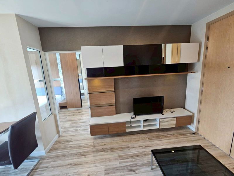 picture Plus Condo Sriracha for rent, great price, beautiful room, fully furnished, move in Ready - 10/14