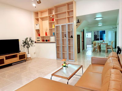 Townhouses for rent Bangna Commercial College : WS5580 [Rent] Happyland View Village, Lasalle 32 💰 Rental price 45,000 baht/month 🚆 Near BTS Bearing