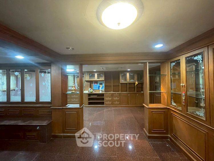 รูป บ้าน 3-ห้องนอน ใน สวนหลวง (ID 2422731) - รูปที่ 3/17