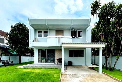 เช่าบ้านเดี่ยว แอร์พอร์ต ลิงค์ หัวหมาก : ให้เช่าบ้านเดี่ยวพร้อมสวนส่วนตัว ย่านพัฒนาการ