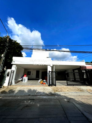 บ้านเดี่ยว เขตสะพานสูง : ขายบ้านพร้อมผู้เช่า ราคา 14.9 ลบ ได้ค่าเช่าเดือนละ 65,000 บาท ได้ บ้าน 2 หลังบนพื้นที่เดียวกัน สร้างเต็มพื้นที่ หมู่บ้านสัมมากร รามคำแหง 112