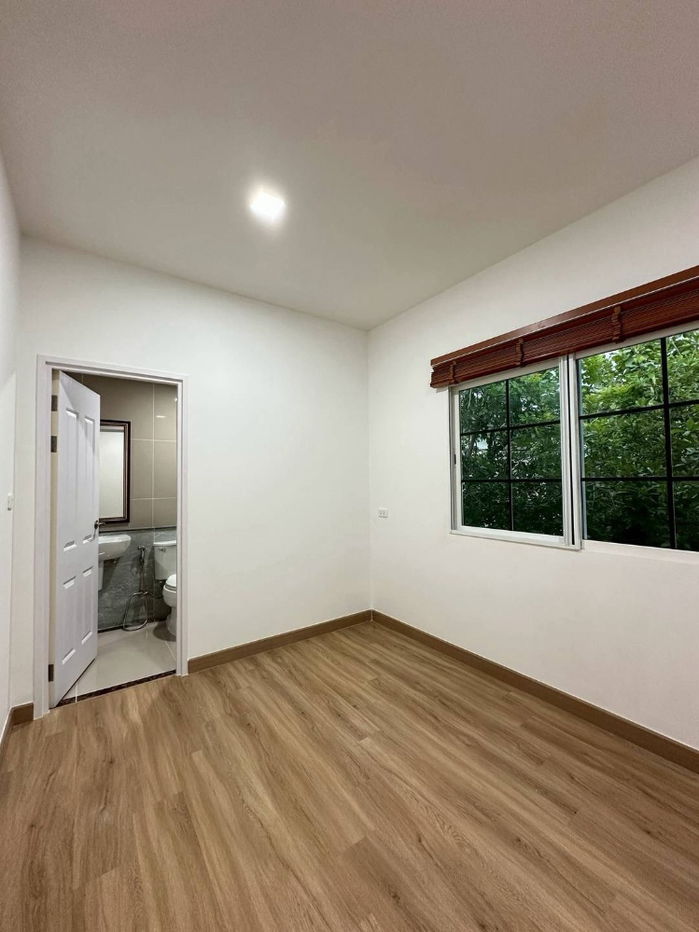 รูป ให้เช่า ✨🏡 บ้านเดี่ยวรีโนเวทใหม่ “เพรสทีจ ฟิวเจอร์–รังสิต” 🌿 บ้านสวยดีไซน์โมเดิร์น บรรยากาศอบอุ่นเป็นส่วนตัว - รูปที่ 10/17