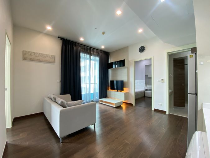 Q Asoke” Rare Unit 2 Bedrooms | 1 Bathroom | Fully Furnished Prime location next to MRT Phetchaburi