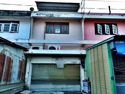 Shophouses for sale : FOR SALE  COMMERCIAL BUILDING PROPERTY  1300000 BAHT.