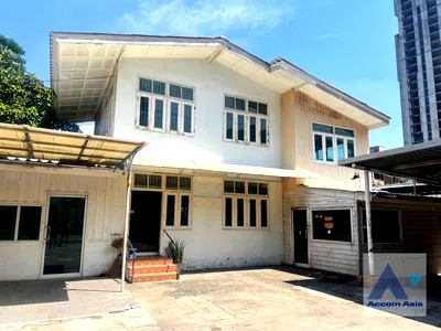 เช่าบ้านเดี่ยว BTS ทองหล่อ : 🔼🔽 AccomA 📩 Home Office 2 BR House in Phra Khanong (AA42084)