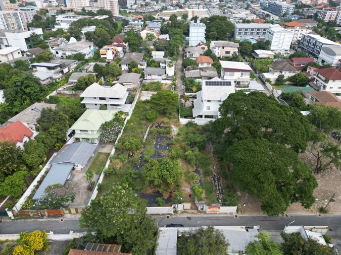 Land for sale, 646 sq wah, Phra Khanong