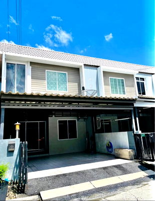 เช่าทาวน์โฮม มาร์เก็ต วิลเลจ สุวรรณภูมิ : ให้เช่าเดอะคัลเลอร์ส บางนา อยู่บางนา-ตราด กม.10 ใกล้เมกาบางนา