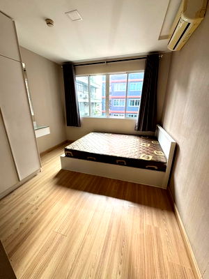 Condos for rent Ratchadapisek 19 : 🥳[RAR2511-2297] The Maple @Ratchada 19. FL.4th*Pool view *Near MRT Ladprao/MRT Ratchadapisek💚Line id: @thefirstagent