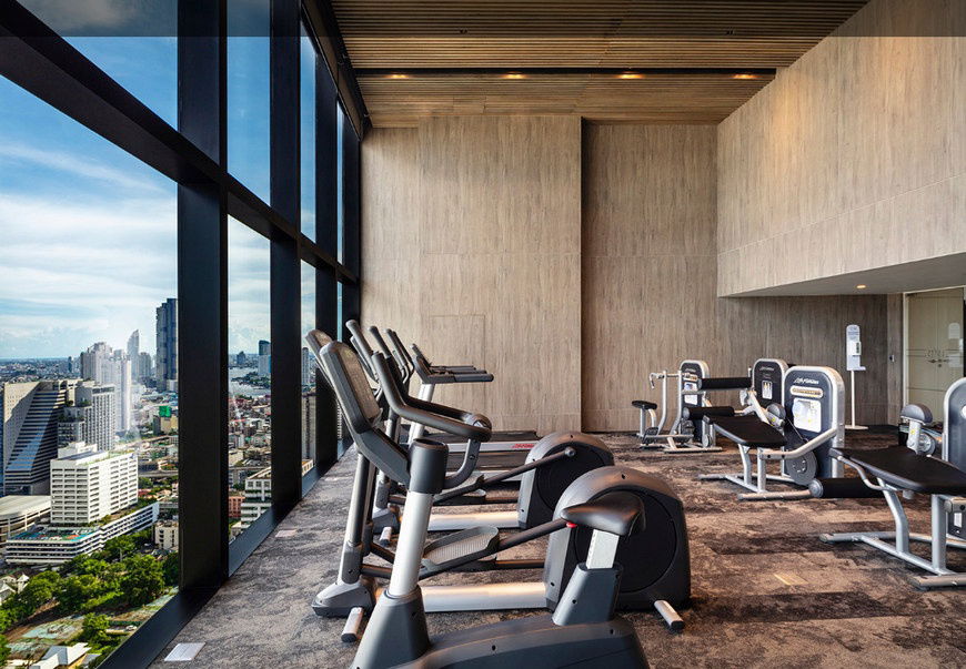 picture Call : 085-141-3333 Sold with tenant Condo The Lofts Silom, 86.15 sq.m 2 Beds 2 Baths 25th floor Facing East, Corner Unit, Fully furnished - 8/12