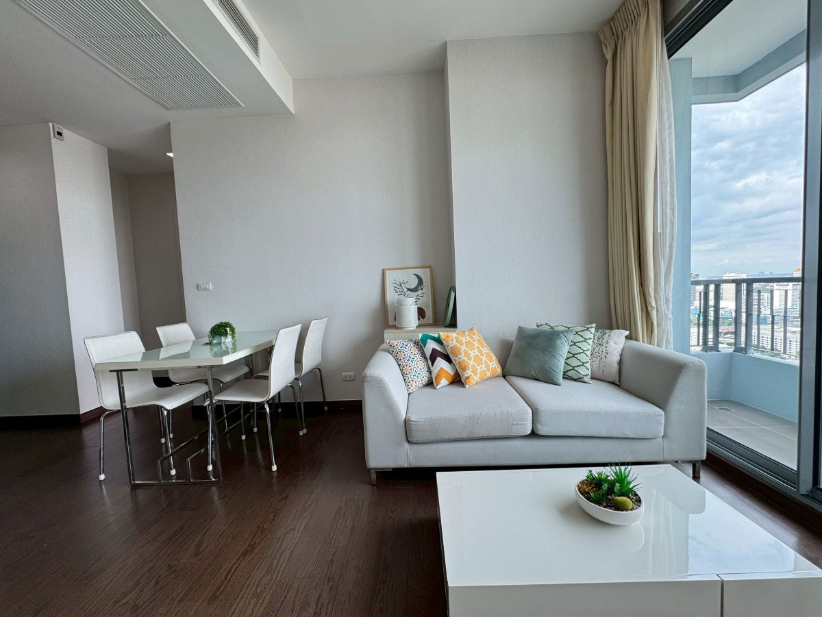 รูป Q Asoke Rare Unit 2 Bedrooms | 2 Bathroom | Fully Furnished Prime location next to MRT Phetchaburi - รูปที่ 3/11