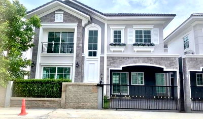 บ้านแฝดให้เช่า : Semi-detached house for rent at Golden Neo Bangna – Suanluang (SPSAD3578)