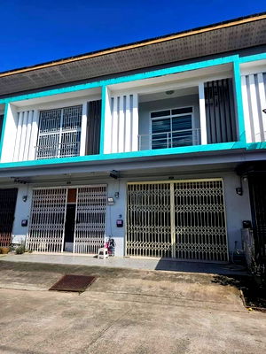 Townhouses for rent Hat Yai Songkhla : for rent! 2-story townhouse in Ban Phru, 3 bedrooms, 3 bathrooms, 4 air conditioners, fully furnished, washing machine included, ready to move in.