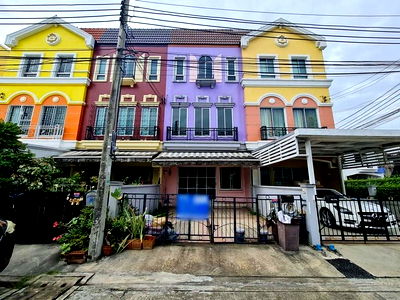 Townhouses for sale Soi On Nut (Sukhumvit 77) : FOR SALE  TOWNHOUSE PROPERTY  3690000 BAHT.