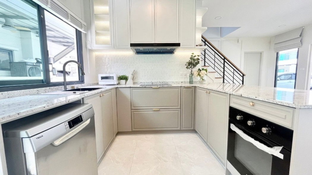 picture Single house for rent, Centro Bangna, 280 sq m, 70 sq wa, 4 bedrooms, 5 bathrooms, near Mega Bangna - 8/12