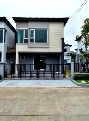 Twin houses for rent : Semi-detached house for rent at Grande Pleno Mega Bangna (SPSAD3480)