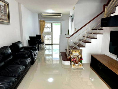 Townhouses for rent : REnt Urban sathorn near BTS BangWa