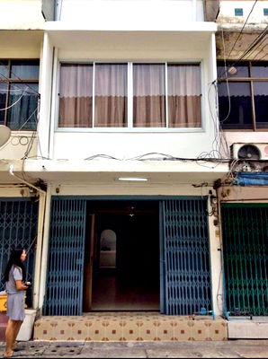 เช่าทาวน์โฮม เขตห้วยขวาง : #ให้เช่าตึกแถว 3 ชั้น – เหมาะทำ Airbnb / ออฟฟิศ / ที่พักอาศัย 2 ห้องนอน 1 ห้องน้ำ 🔥 เช่า 12,000 บาท/เดือน