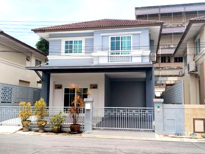 บ้านแฝด ถนนร่มเกล้า : บ้านแฝด รามคำแหง ร่มเกล้า สภาพดี หมู่บ้านนลิลวิลล์ เคหะร่มเกล้า นัดชมบ้านได้ทุกวัน 085-318-6868