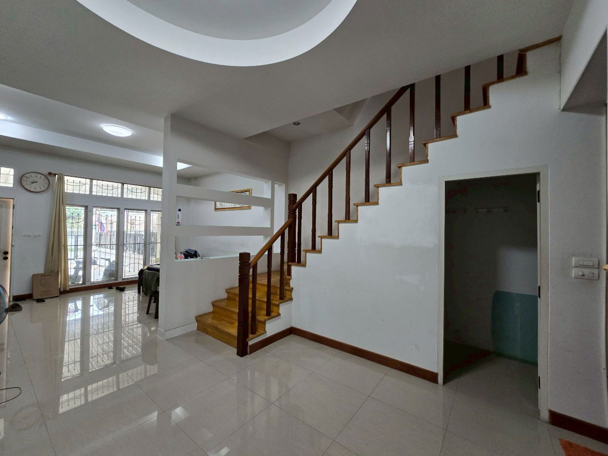 รูป ทาวน์เฮาส์ 3 ชั้นในลาดพร้าว 4 ห้องนอน 5 ห้องน้ำ จอดรถ 2 คัน – 4.5 ล้าน - รูปที่ 8/30