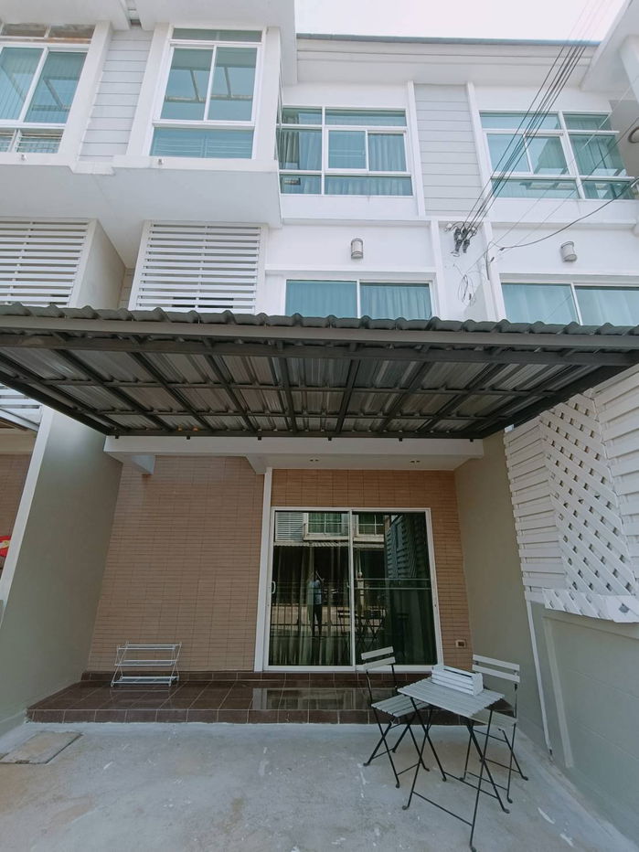 picture ST13656 - The Metro Rama 9 : Stanford University - 2/17