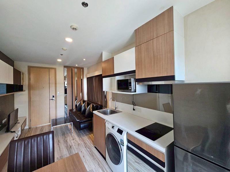 picture Plus Condo Sriracha for rent, great price, beautiful room, fully furnished, move in Ready - 11/14